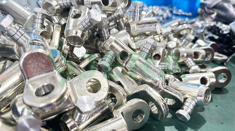 From Grid to Rack: The Role of Medium Voltage Connectors in Data Centers