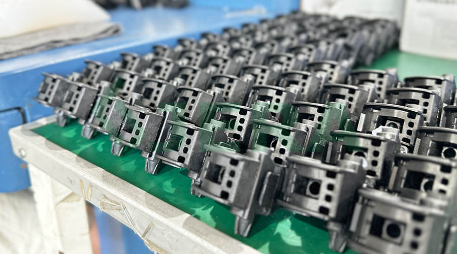 Insulation piercing connector SLIW57