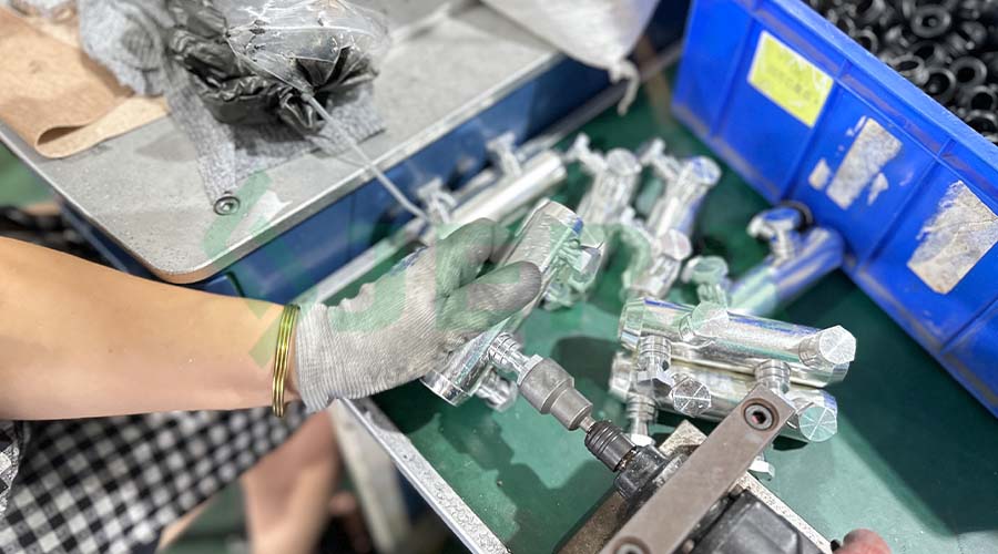 MV shear bolted Connectors for Modern Data Center Power — Engineered Reliability from Jera Line